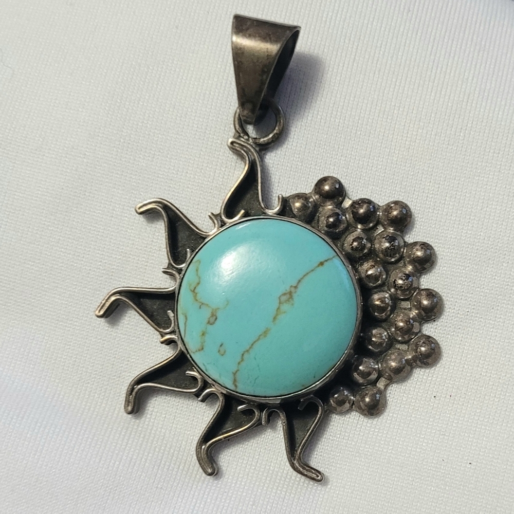 • turquoise pendant •